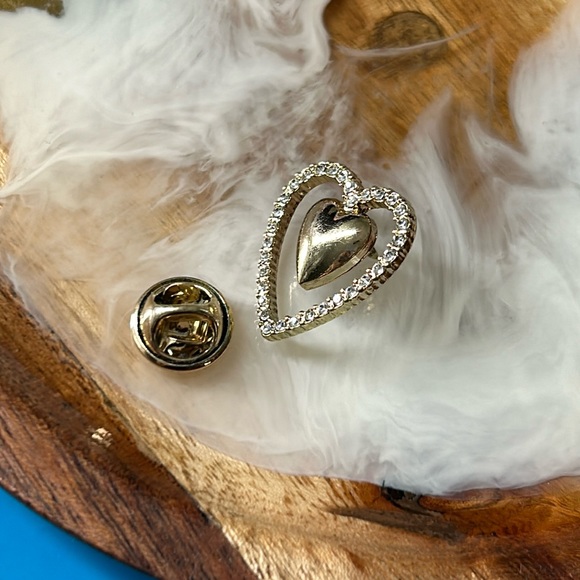 🖤Vtg Double heart lapel pin - Picture 2 of 7